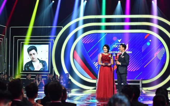 VTV Award 2018: Táo Quân đột ngột xuất hiện, U23 và bé Bôm đoạt giải thưởng quan trọng - Ảnh 1.