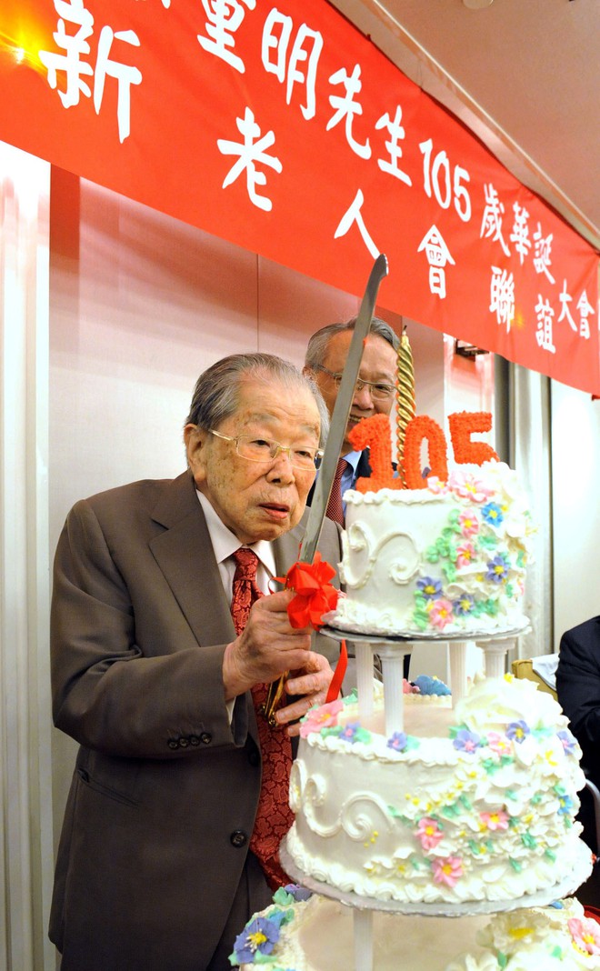 Huyền thoại y học Nhật Bản sống thọ 105 tuổi: Chỉ vọn vẻn trong 5 điều rất dễ làm - Ảnh 2.
