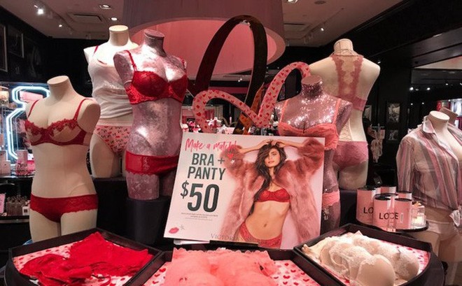 Káº¿t quáº£ hÃ¬nh áº£nh cho Chuyá»n láº¡: Victoriaâs Secret sáº½ sa tháº£i nhÃ¢n viÃªn náº¿u ngÆ°á»i ÄÃ³â¦ phÃ¡t hiá»n vÃ  ngÄn cháº·n khÃ¡ch hÃ ng Än cáº¯p váº·t