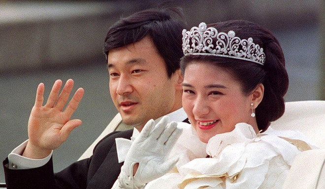 Từ vụ Cựu Hoàng phi Thái Lan bị phế truất tới chuyện hoàng gia Anh, Nhật: Vì sao cuộc sống hoàng gia lại khó khăn đến vậy? - Ảnh 8.