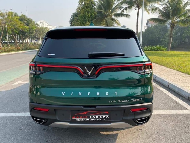 Vinfast Lux SA2.0 đổi màu xanh ngọc lục bảo độc nhất Việt Nam khiến dân xe mê mẩn - Ảnh 3.