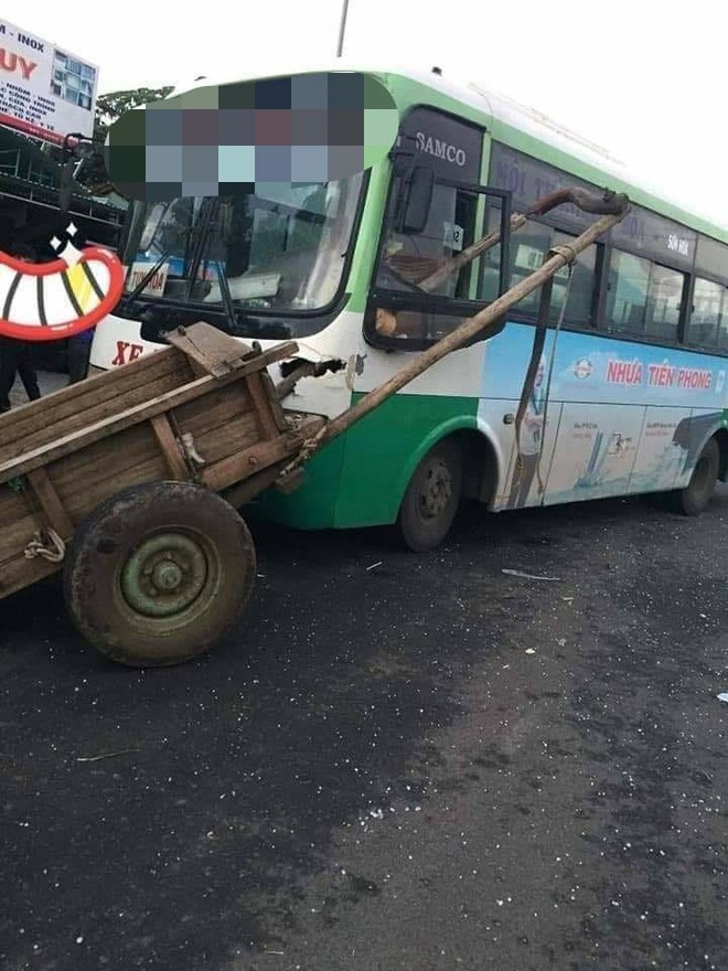 Vụ tai nạn với hiện trường kỳ lạ khiến người ta băn khoăn tại sao lại xảy ra được - Ảnh 1.