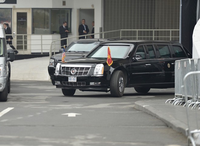 Siêu xe The Beast chuẩn bị đưa TT Trump tới Phủ Chủ tịch gặp gỡ Tổng Bí thư, Chủ tịch nước Nguyễn Phú Trọng - Ảnh 3.