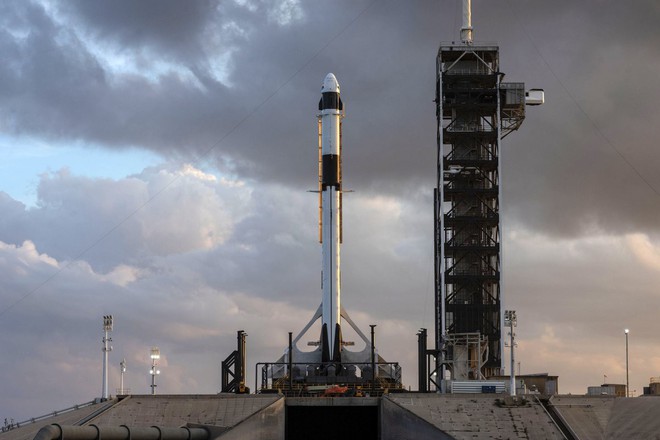 Long Đội - con tàu đầu tiên SpaceX kết hợp cùng NASA sắp được phóng và bạn có thể theo dõi trực tiếp - Ảnh 3.