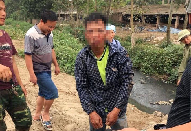 Tên trộm chó bị dân vây bắt, đánh gục trên đường làng ở Hưng Yên - Ảnh 3.