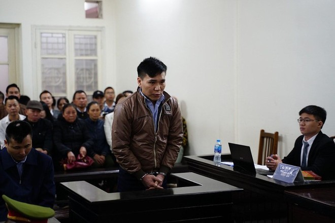 Hình ảnh ca sĩ Châu Việt Cường xuất hiện tại tòa sau 1 năm tạm giam - Ảnh 4.