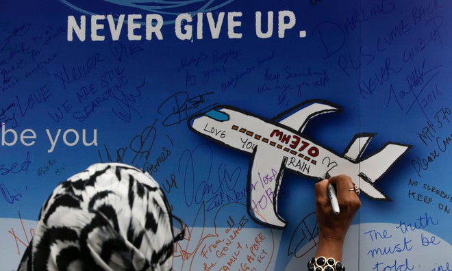 Chuyến bay MH370: Tròn 5 năm từ ngày biến mất và 5 giả thiết đáng sợ được giới chuyên gia tiếp tục giải mã - Ảnh 1.