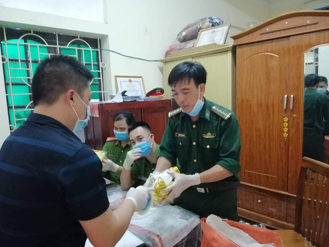 Vụ bắt giữ gần 1 tấn ma túy đá ở Nghệ An: Từ đống rác ven đường đến nhà kho toàn loa thùng - Ảnh 12.