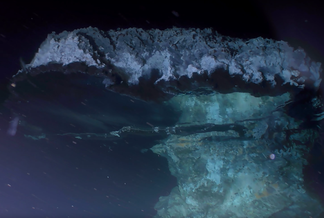 Tháp hồng soi bóng hồ gương dưới đáy biển: Kỳ quan tuyệt đẹp mới được tìm ra tại California - Ảnh 7.