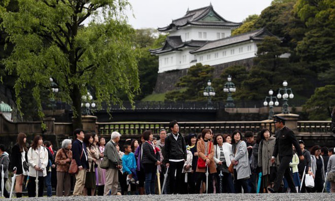 Nhật Bản đếm ngược sự kiện 200 năm có một: Nhật hoàng Akihito đã bắt đầu nghi thức thoái vị - Ảnh 2.