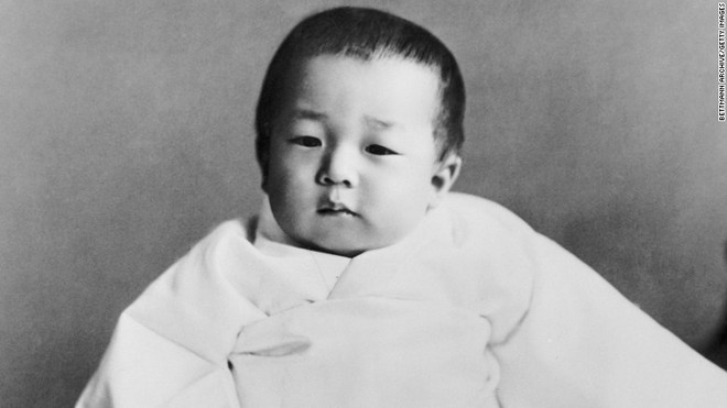 Nhật Bản đếm ngược sự kiện 200 năm có một: Nhật hoàng Akihito đã bắt đầu nghi thức thoái vị - Ảnh 1.