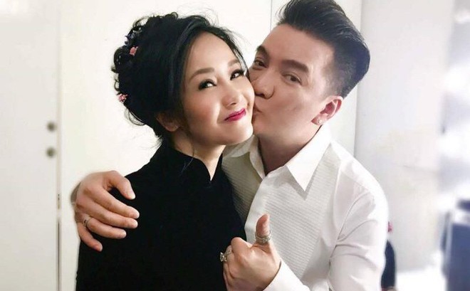 Đàm Vĩnh Hưng xót xa, tiết lộ Hồng Nhung tâm sự và khóc về chuyện hôn nhân với chồng Tây tan vỡ Đàm Vĩnh Hưng xót xa, tiết lộ Hồng Nhung tâm sự và khóc về chuyện hôn nhân với chồng Tây tan vỡ