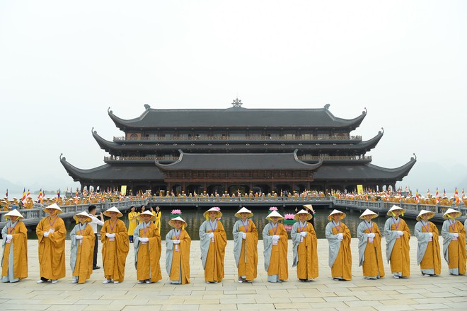 Hơn 400 xe hoa diễu hành rước Phật trước đại lễ Phật Đản Vesak - Ảnh 16.