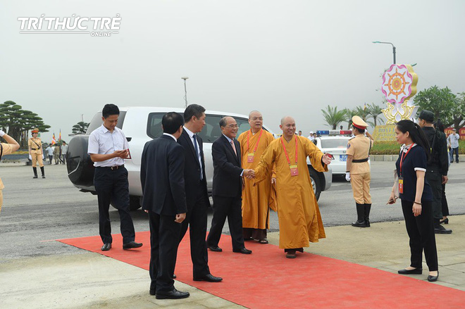 Thủ tướng Nguyễn Xuân Phúc dự khai mạc Vesak tại chùa Tam Chúc, Hà Nam - Ảnh 10.