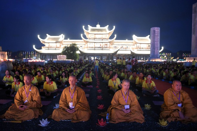 Gần nửa triệu lượt Phật tử và du khách ghé thăm chùa Tam Chúc trong 3 ngày Phật Đản - Ảnh 8.