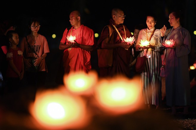 Lung linh đêm hội hoa đăng cầu cho thế giới hòa bình tại Đại lễ Phật Đản Vesak 2019 - Ảnh 9.