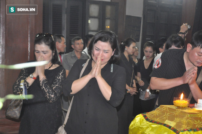 Đám tang đẫm nước mắt của nữ nhân viên nhà hát kịch bị xe Mercedes đâm tử vong ở hầm Kim Liên - Ảnh 9.
