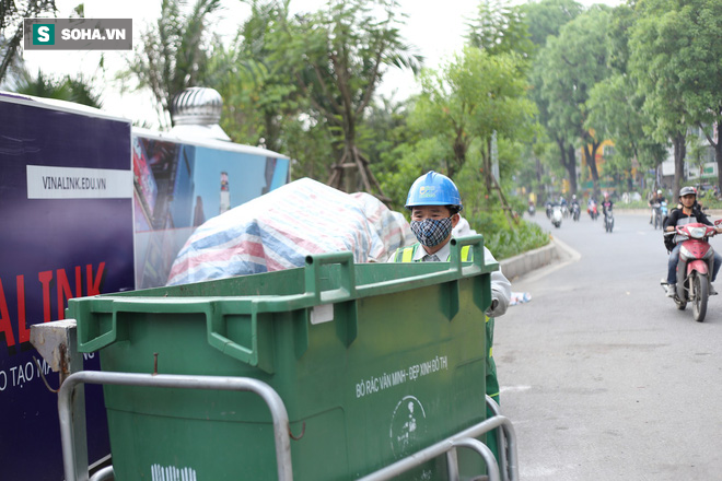 “Nhà chờ” dành riêng cho xe rác xuất hiện trên nhiều tuyến phố Hà Nội - Ảnh 9.