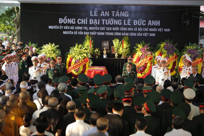 Lễ an táng cố Chủ tịch nước Lê Đức Anh ở TP Hồ Chí Minh - Ảnh 1.