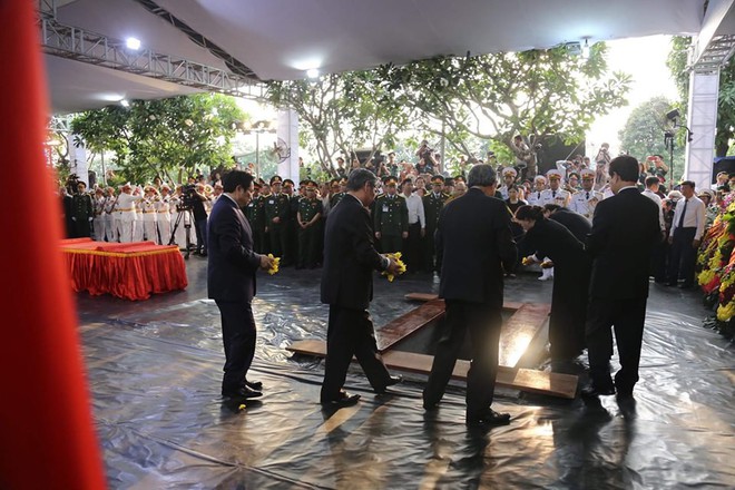 Lễ an táng cố Chủ tịch nước Lê Đức Anh ở TP Hồ Chí Minh - Ảnh 7.