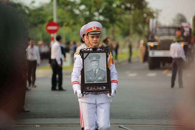 Lễ an táng cố Chủ tịch nước Lê Đức Anh ở TP Hồ Chí Minh - Ảnh 18.
