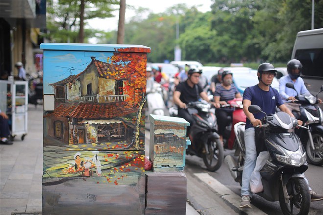 Hàng loạt bốt điện ở Hà Nội nở hoa - Ảnh 1.
