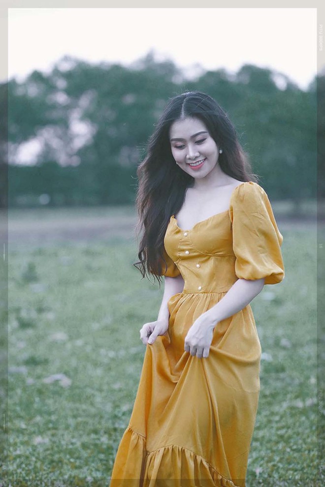 Nữ giám thị xinh đẹp gây sốt tại kỳ thi THPT Quốc gia 2019 ở Nghệ An - Ảnh 6.