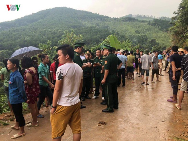 Xe khách lao xuống vực sâu 30m ở Quảng Ninh, 2 người tử vong - Ảnh 4.
