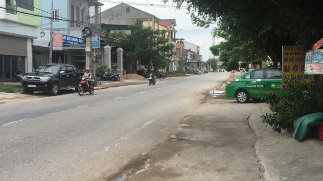 Nghi án tài xế taxi gây tai nạn rồi chở bé gái ra chỗ vắng xâm hại - Ảnh 1.