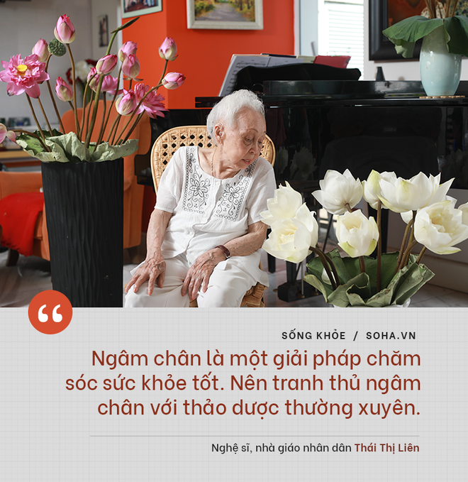 Bí quyết từ ‘người mẹ vĩ đại’ 102 tuổi của NSND Đặng Thái Sơn: Thể dục, thiên nhiên, nước muối... và mỹ phẩm - Ảnh 7.