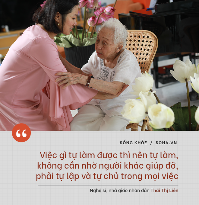 Bí quyết từ ‘người mẹ vĩ đại’ 102 tuổi của NSND Đặng Thái Sơn: Thể dục, thiên nhiên, nước muối... và mỹ phẩm - Ảnh 5.