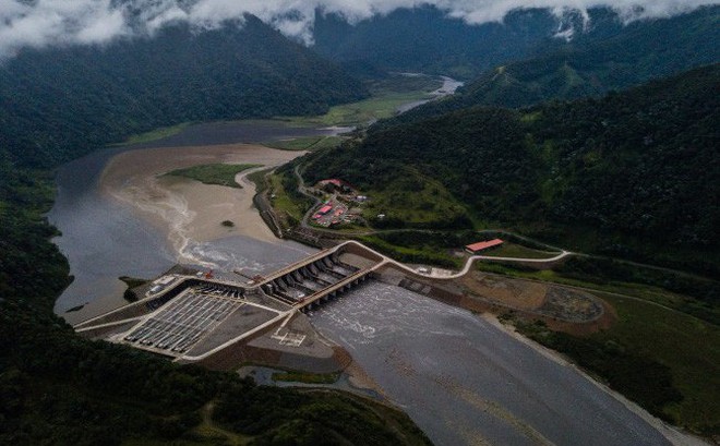Trung Quốc bẫy nợ và bòn rút Ecuador bằng đập thủy điện khổng lồ
