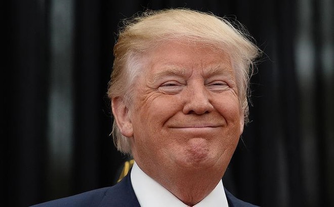 Trả 15.000 USD để được chụp hình với ông Trump Trả 15.000 USD để được chụp hình với ông Trump