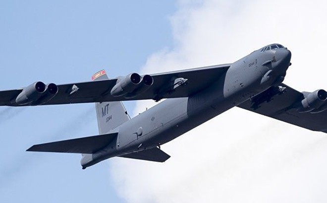 Máy bay ném bom B-52 Mỹ bất ngờ xuất hiện ở sát biên giới Nga Máy bay ném bom B-52 Mỹ bất ngờ xuất hiện ở sát biên giới Nga