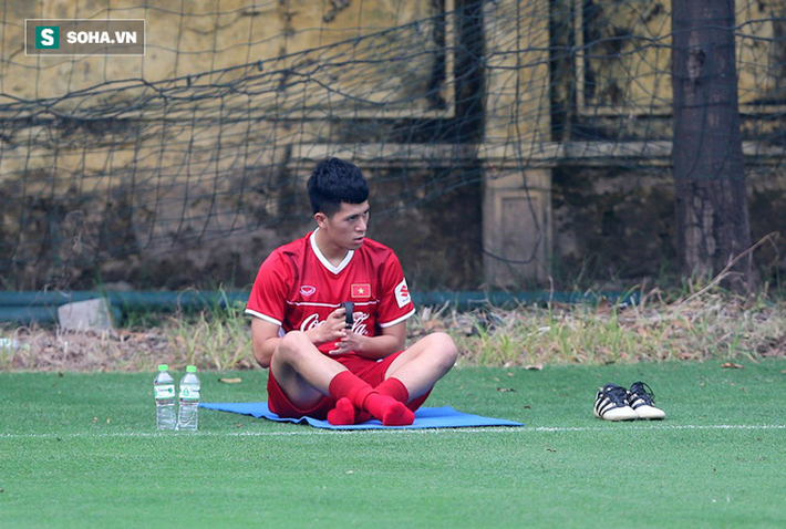 Chưa bình phục hoàn toàn, lá chắn thép của ĐT Việt Nam phải tập riêng - Ảnh 4.