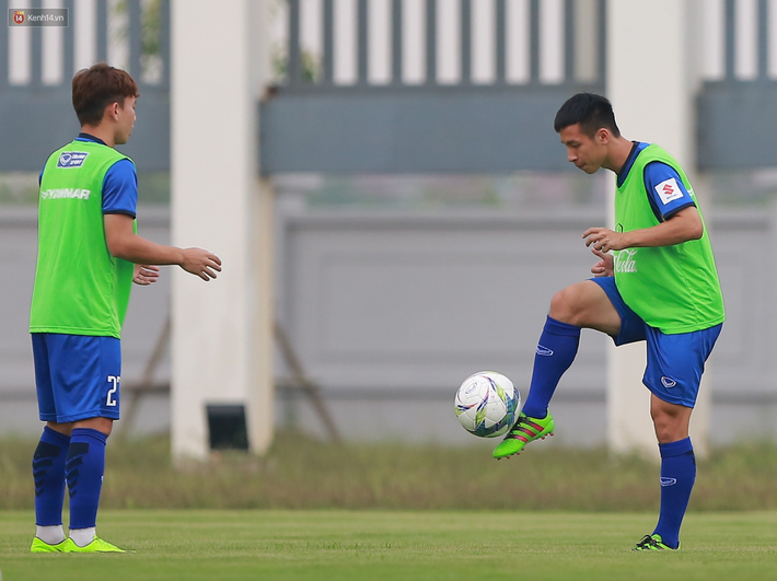 Nỗ lực của Hoàng thượng U23 Việt Nam khiến Bùi Tiến Dũng ngạc nhiên - Ảnh 8.