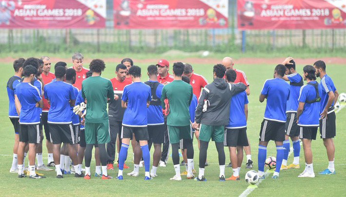 U23 UAE tập kỹ penalty, tự tin giành tấm HCĐ tại ASIAD - Ảnh 2.