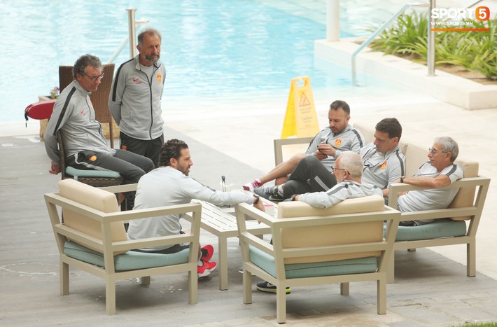 Nhìn Trung Quốc, Iran binh hùng tướng mạnh, mới thấy Việt Nam vẫn quá nhỏ bé tại Asian Cup 2019 - Ảnh 1. Nhìn Trung Quốc, Iran binh hùng tướng mạnh, mới thấy Việt Nam vẫn quá nhỏ bé tại Asian Cup 2019 - Ảnh 1.