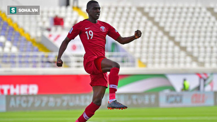 Một năm sau ngày ôm hận trước U23 Việt Nam, chân sút Qatar đi vào lịch sử Asian Cup - Ảnh 2.