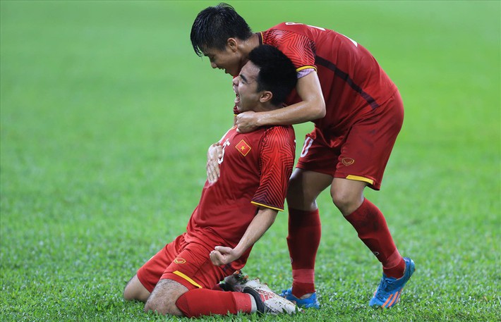 Cầu thủ Phạm Đức Huy: Không thể yêu bừa, hạnh phúc là làm bố mẹ vui - Ảnh 3.