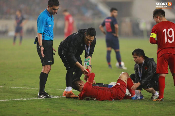 HLV thủ môn U23 Việt Nam kiêm luôn chăm sóc y tế và đây là lý do khiến  mọi người bất ngờ - Ảnh 2.