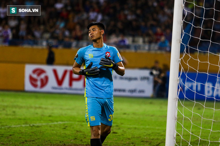 Thám sát V.League, thầy Park đã tìm được nhân tố khiến thủ môn Bùi Tiến Dũng phải lo lắng - Ảnh 5.