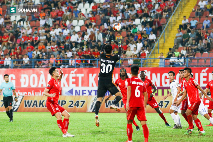 Bùi Tiến Dũng sẽ mất suất bắt chính ở U23 Việt Nam bởi một 