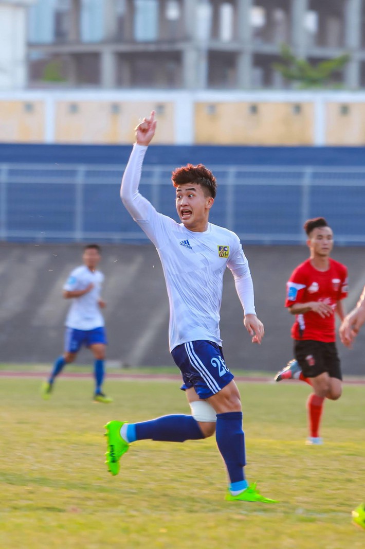 Hotboy U23 đốn tim fan nữ bằng loạt ảnh nghệ thuật đầy chất Huế mộng mơ - Ảnh  8.