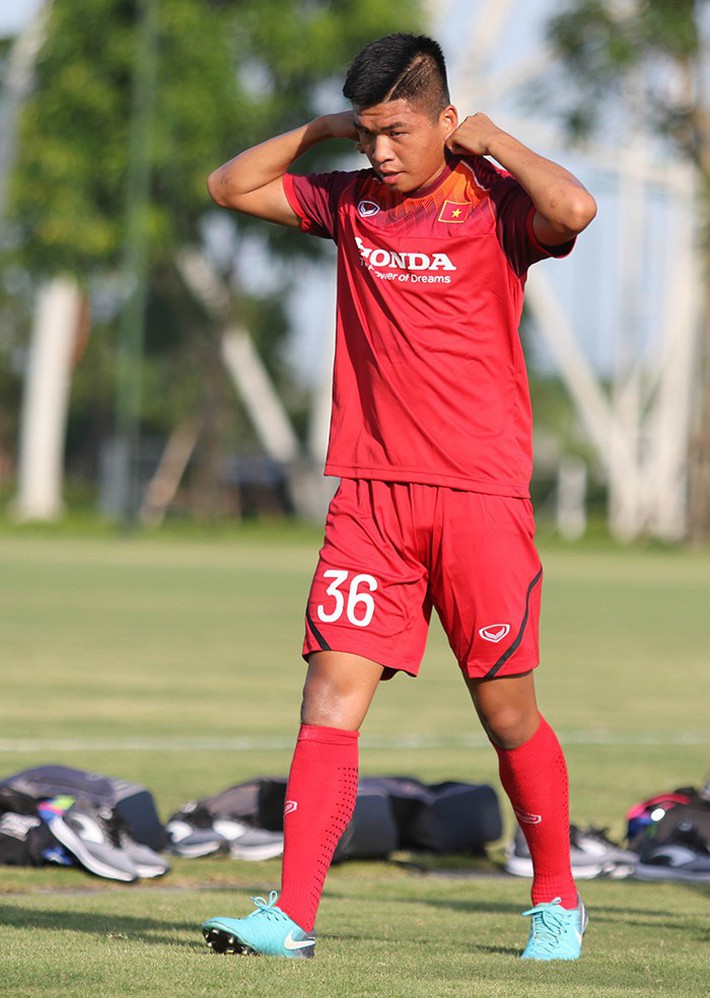 Thầy Park căng mắt tìm Quang Hải, Văn Hậu mới cho U22 Việt Nam - Ảnh 4.