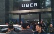 Văn phòng Uber Hà Nội phải mở cửa đối thoại trước sức ép của hàng trăm tài xế