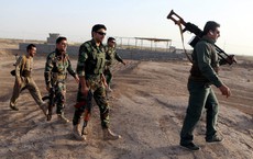 Tổng thống Assad bất ngờ bắt tay kẻ thù, chuẩn bị 