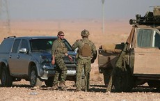 Mỹ lập căn cứ quân sự tại Đông Euphrates mưu tính chia cắt Syria Mỹ lập căn cứ quân sự tại Đông Euphrates mưu tính chia cắt Syria