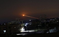 Israel ồ ạt phóng 60 tên lửa vào Syria, phòng không Syria bắn hạ quá nửa Israel ồ ạt phóng 60 tên lửa vào Syria, phòng không Syria bắn hạ quá nửa