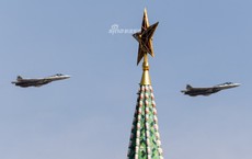 Nga mang Su-57 ra diễu binh khi vẫn chưa hoàn thiện?